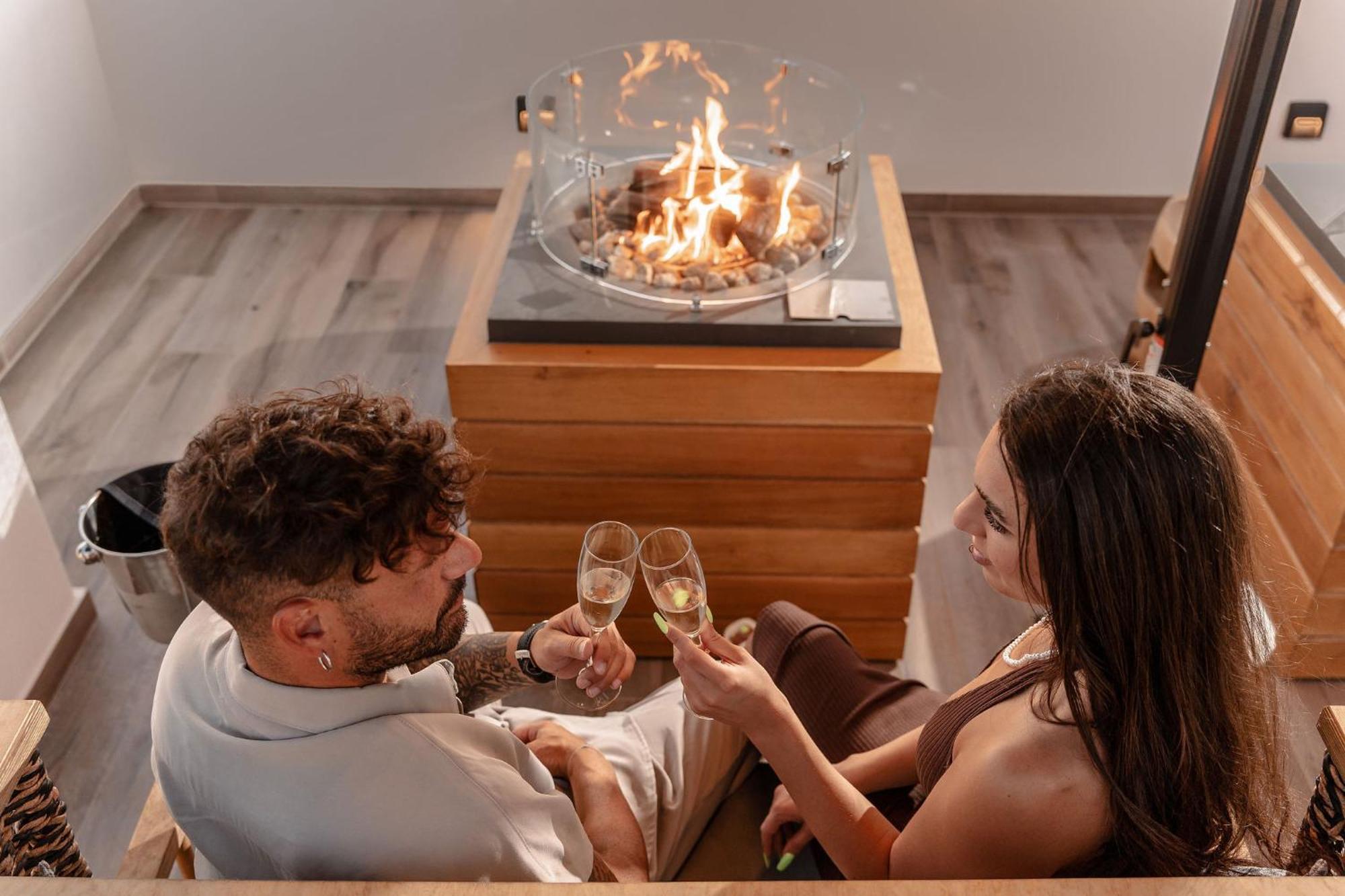 Legato Spa Suites Naxos City エクステリア 写真